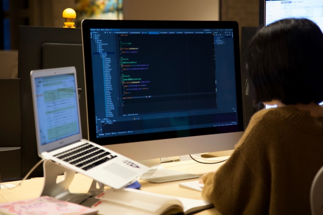 プログラミングを学ぶイメージ